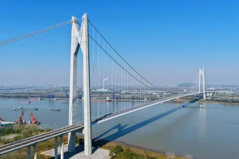 Nanjing Xinshengwei Yangtze River Bridge Project